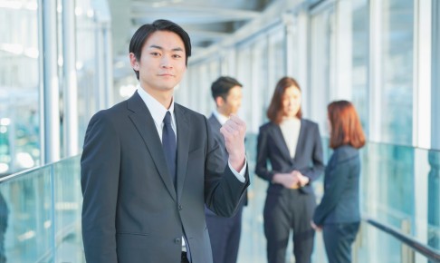 Japanese,Business,Man,In,The,Team